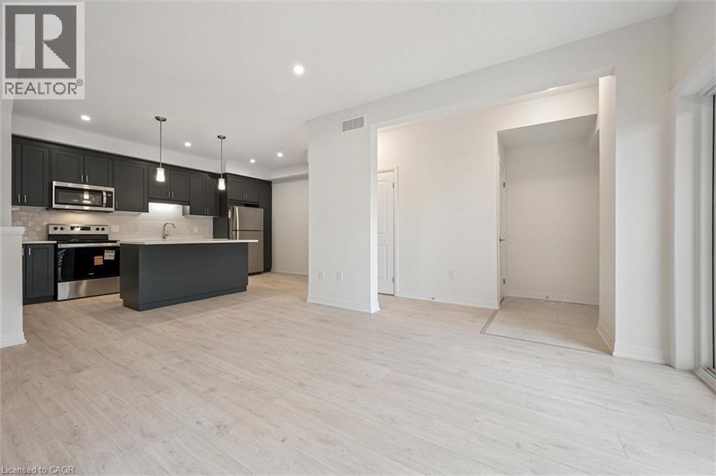 525 Erinbrook Drive Unit# C052, Kitchener, ON - Indoor Photo Showing Kitchen With Upgraded Kitchen
