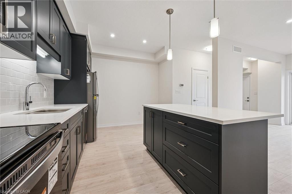 525 Erinbrook Drive Unit# C052, Kitchener, ON - Indoor Photo Showing Kitchen With Upgraded Kitchen