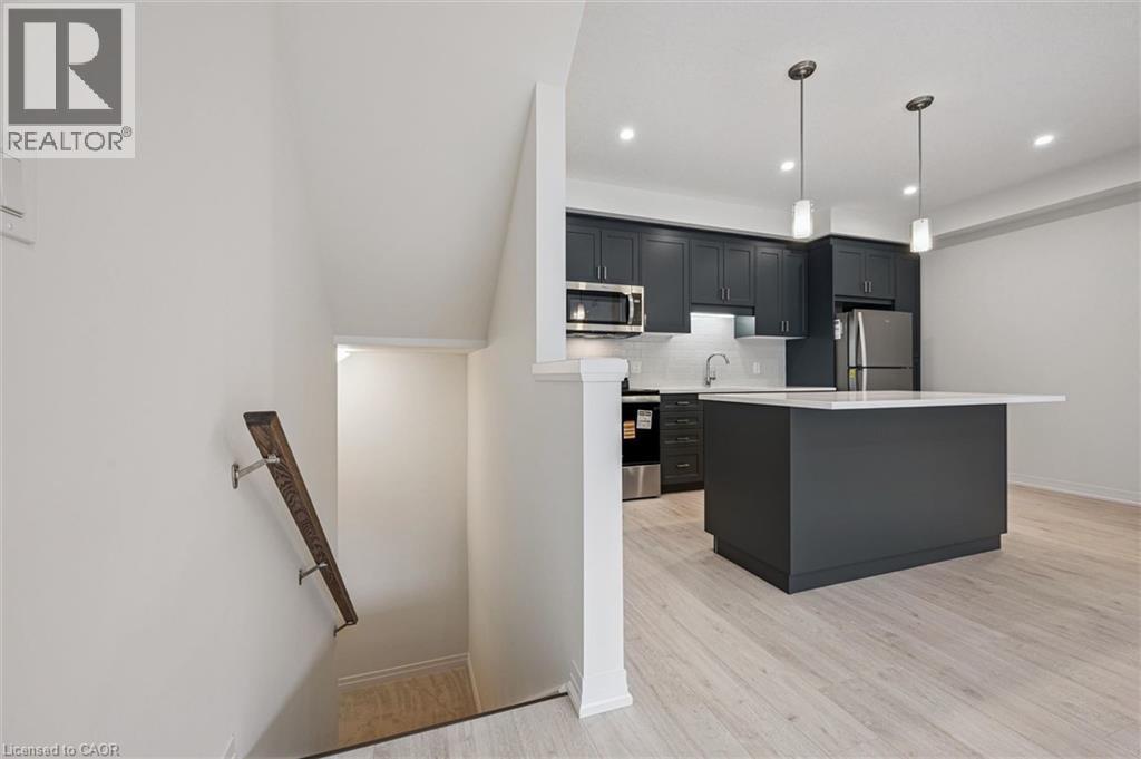 525 Erinbrook Drive Unit# C052, Kitchener, ON - Indoor Photo Showing Kitchen With Upgraded Kitchen