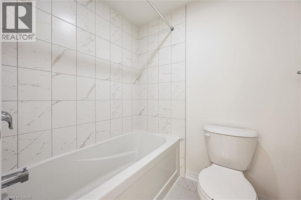 525 Erinbrook Drive Unit# C052, Kitchener, ON - Indoor Photo Showing Bathroom