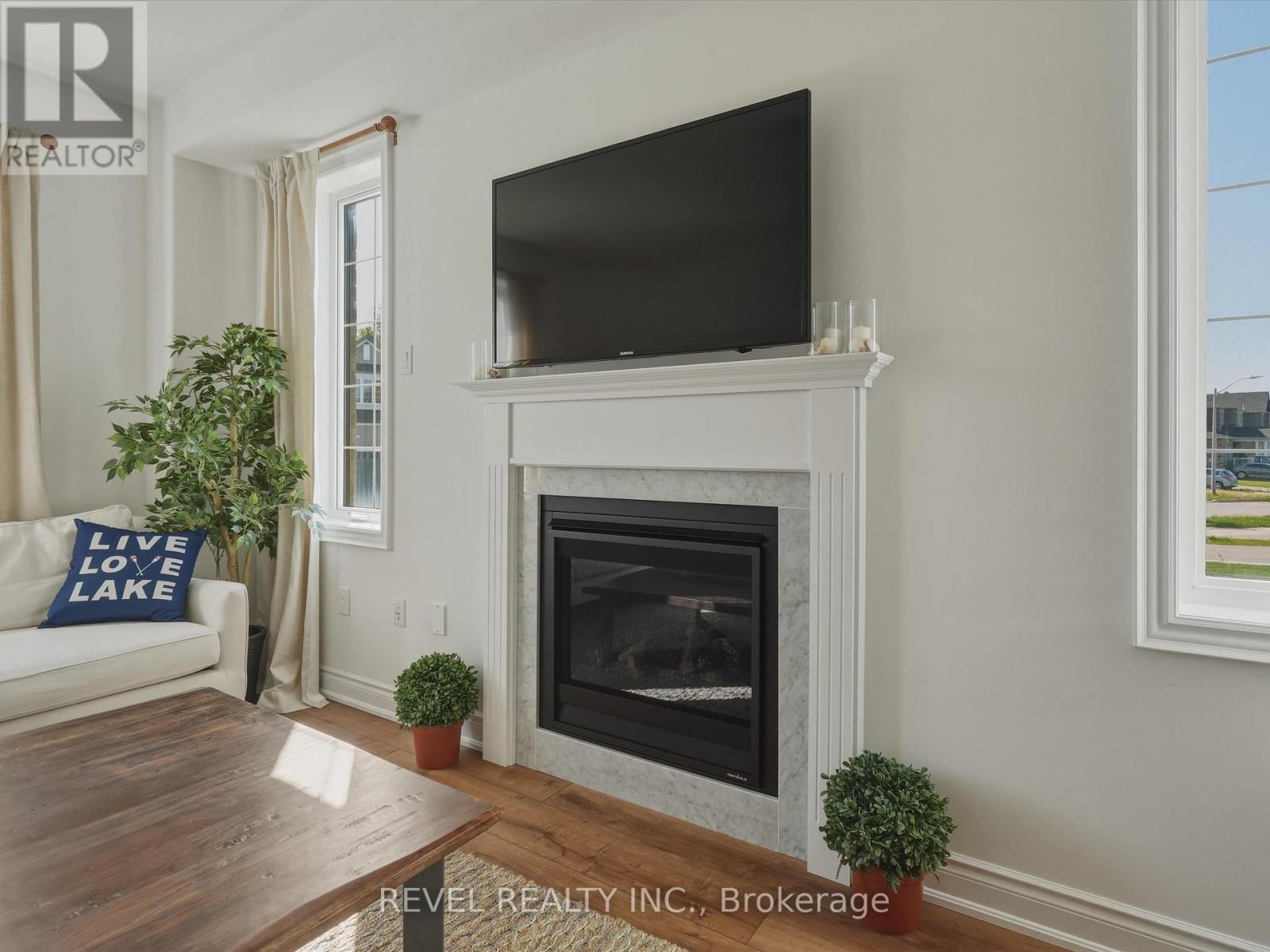 63 Wood Crescent, Essa, ON