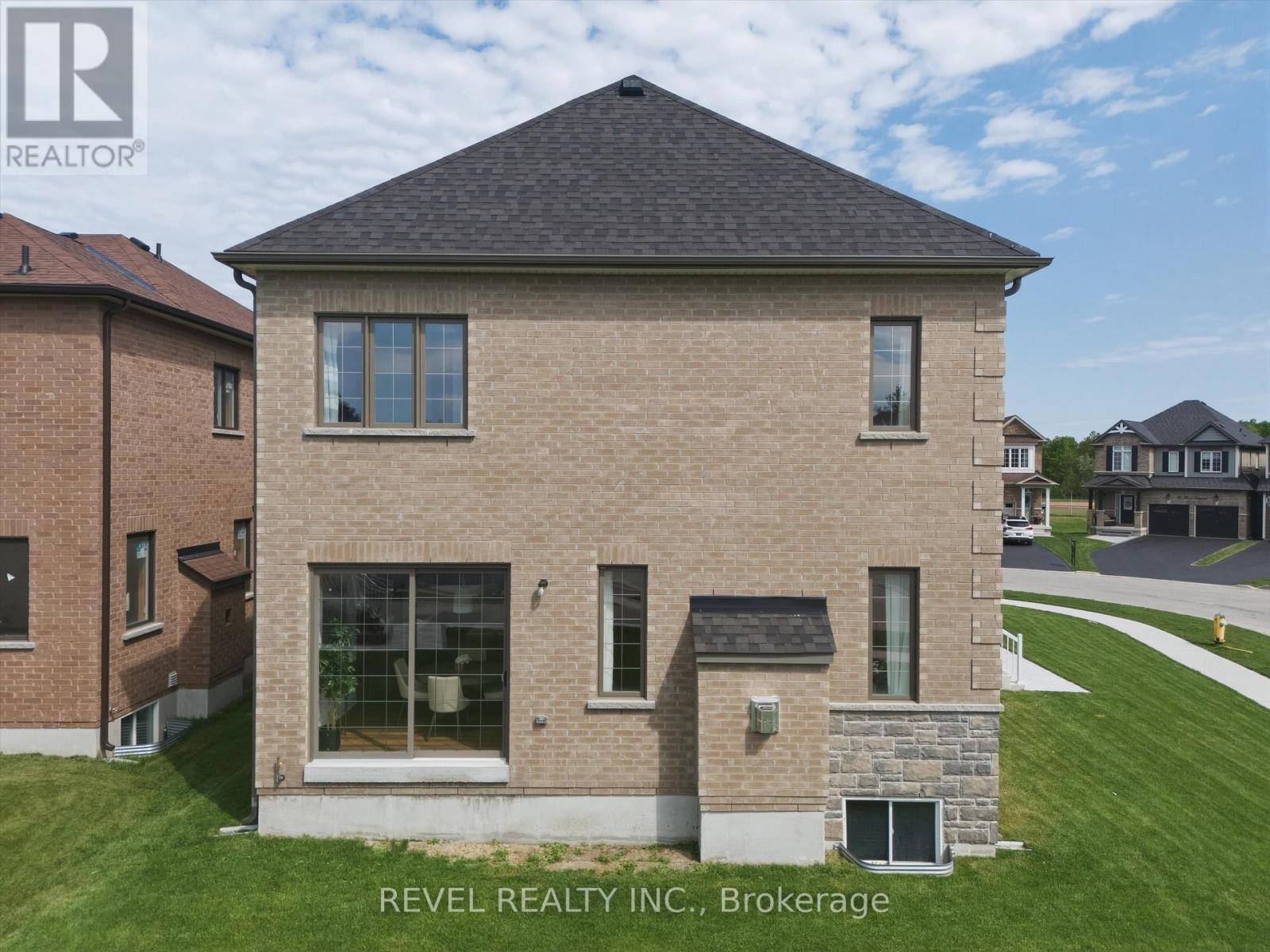 63 Wood Crescent, Essa, ON