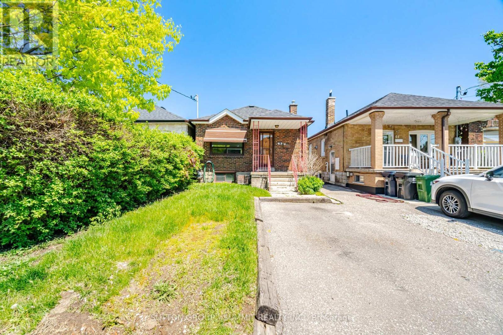 63 Chamberlain Avenue, Toronto, ON