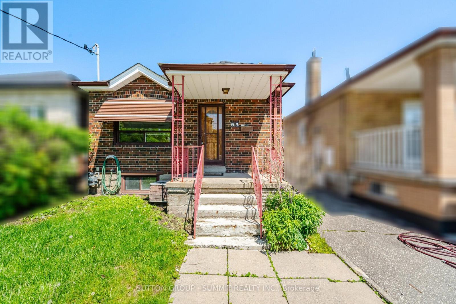 63 Chamberlain Avenue, Toronto, ON