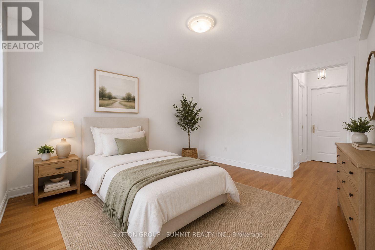 63 Chamberlain Avenue, Toronto, ON