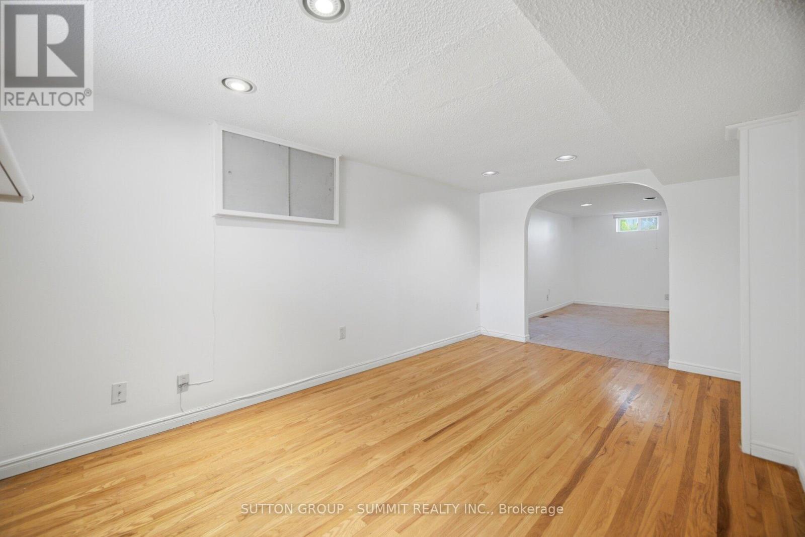 63 Chamberlain Avenue, Toronto, ON