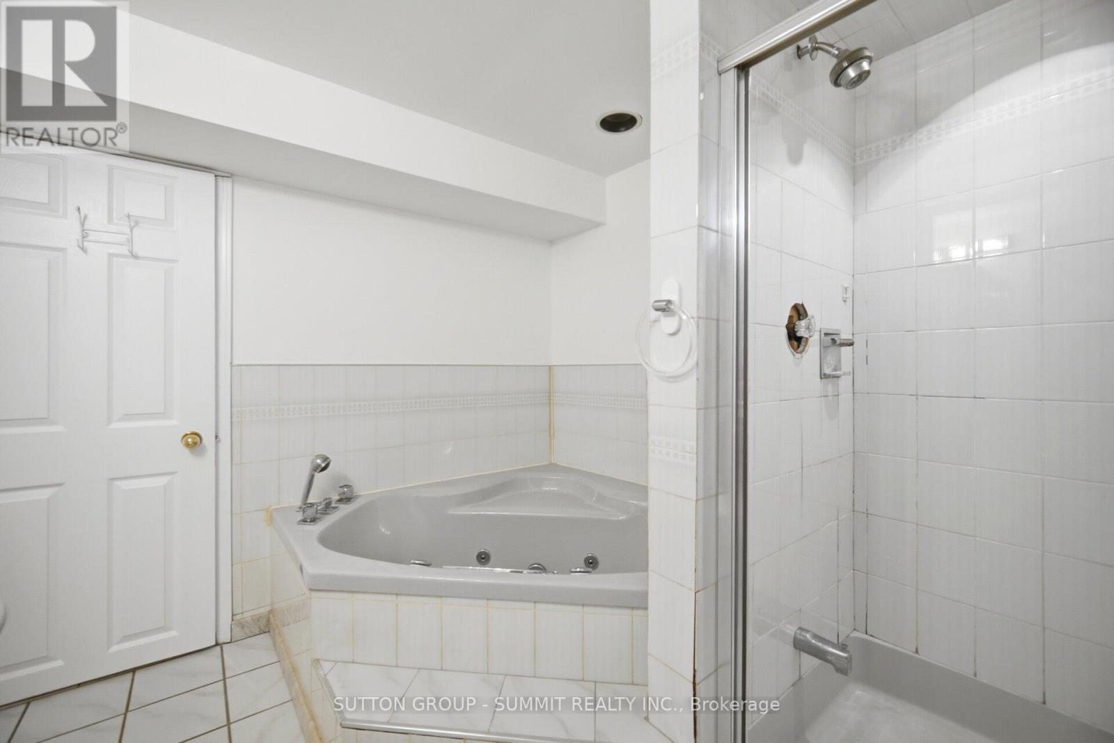 63 Chamberlain Avenue, Toronto, ON