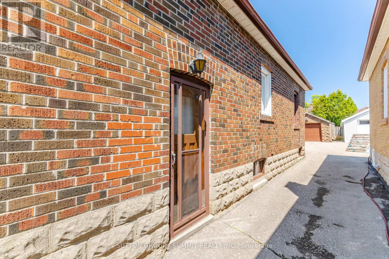 63 Chamberlain Avenue, Toronto, ON