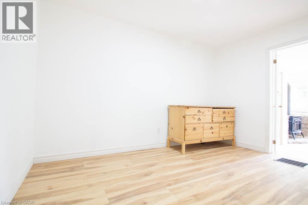30 Eastvale Place, Hamilton, ON - Indoor Photo Showing Other Room