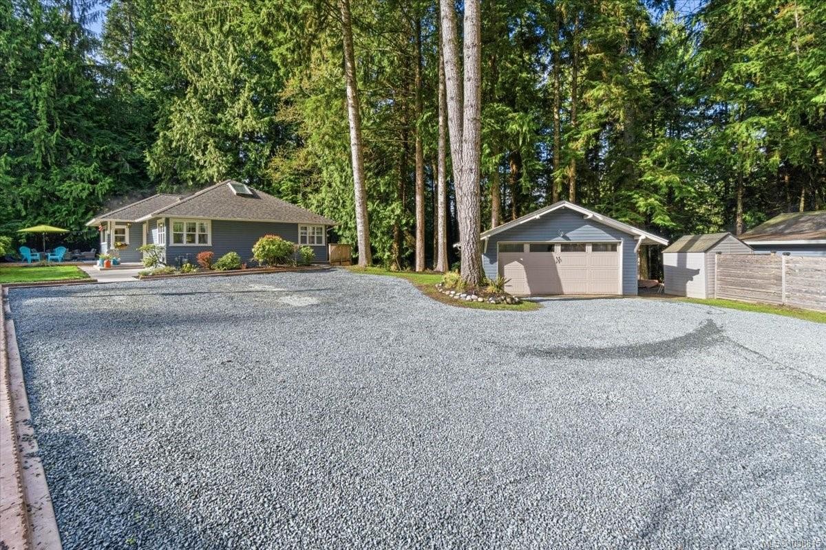 324 Chester Rd, Qualicum Beach, BC