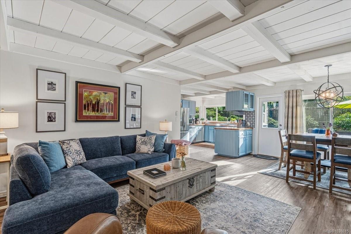 324 Chester Rd, Qualicum Beach, BC