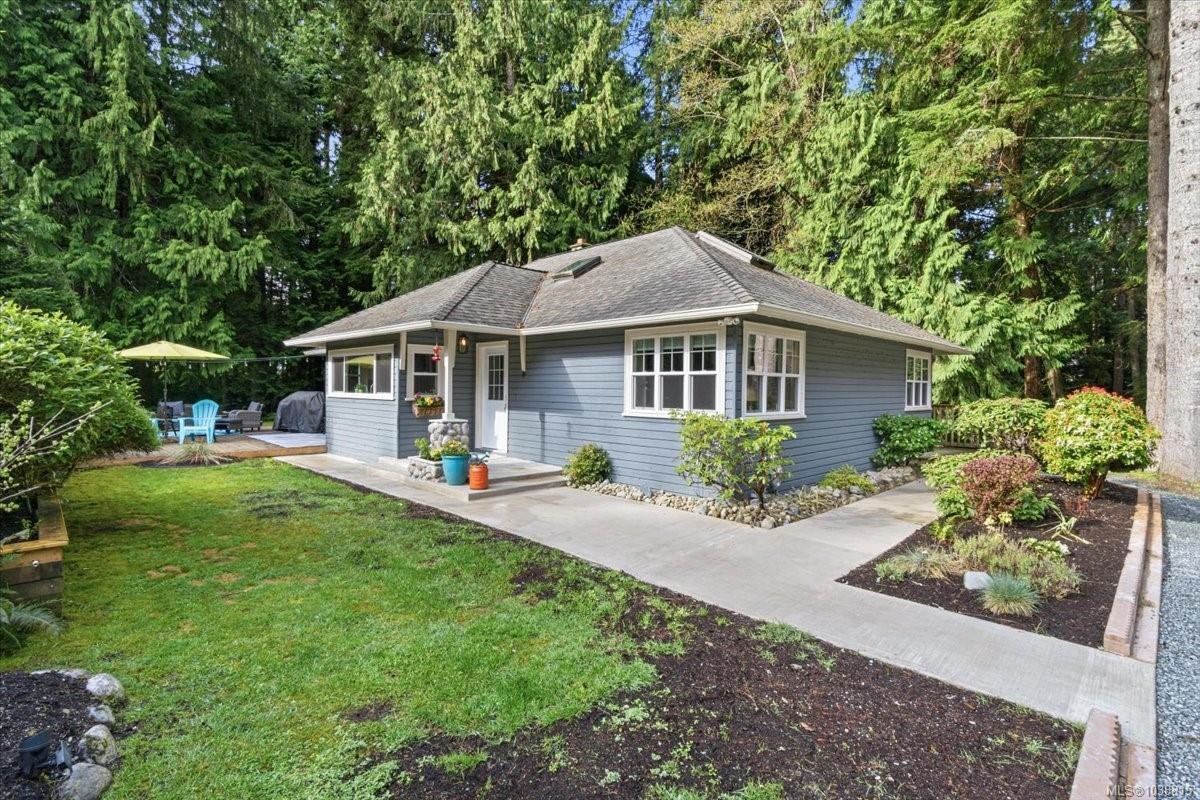 324 Chester Rd, Qualicum Beach, BC