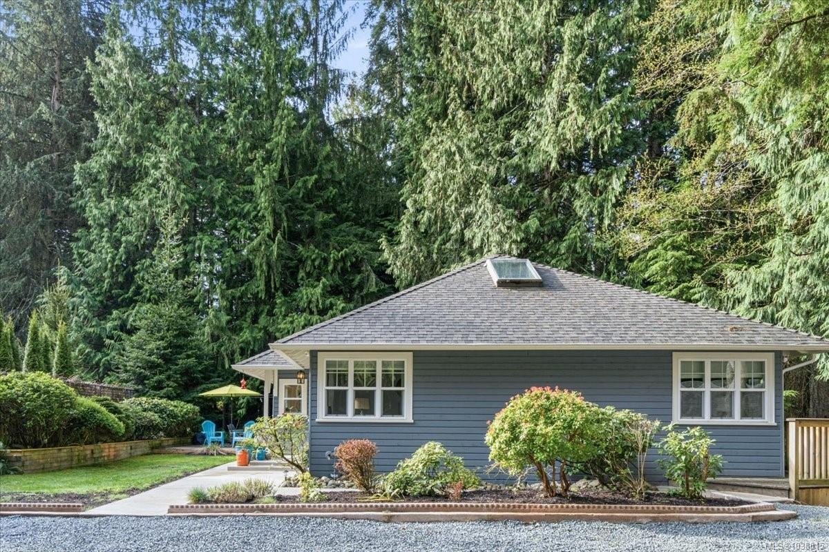 324 Chester Rd, Qualicum Beach, BC