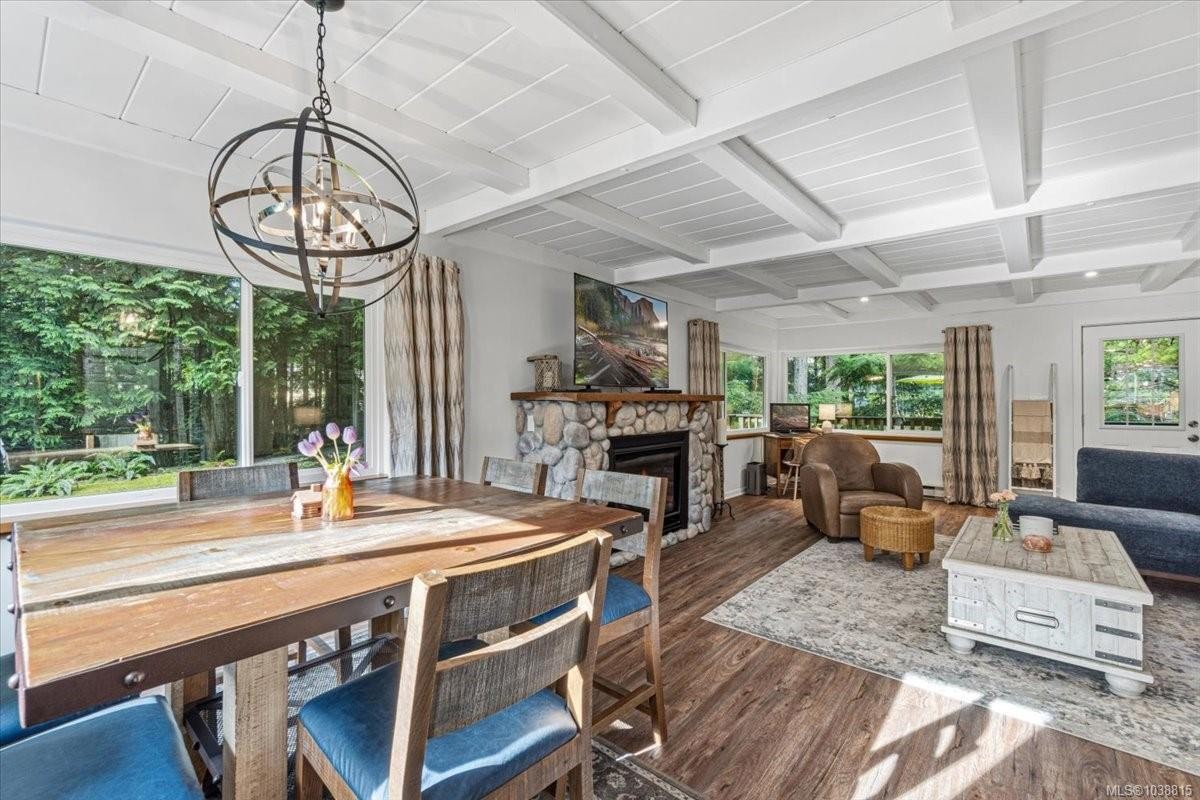 324 Chester Rd, Qualicum Beach, BC