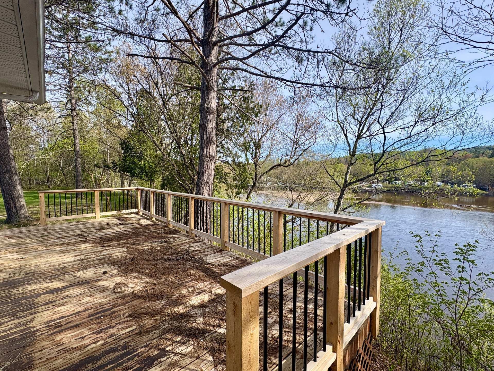 Balcony - 160 Rue L'Allier, Labelle, QC - Outdoor