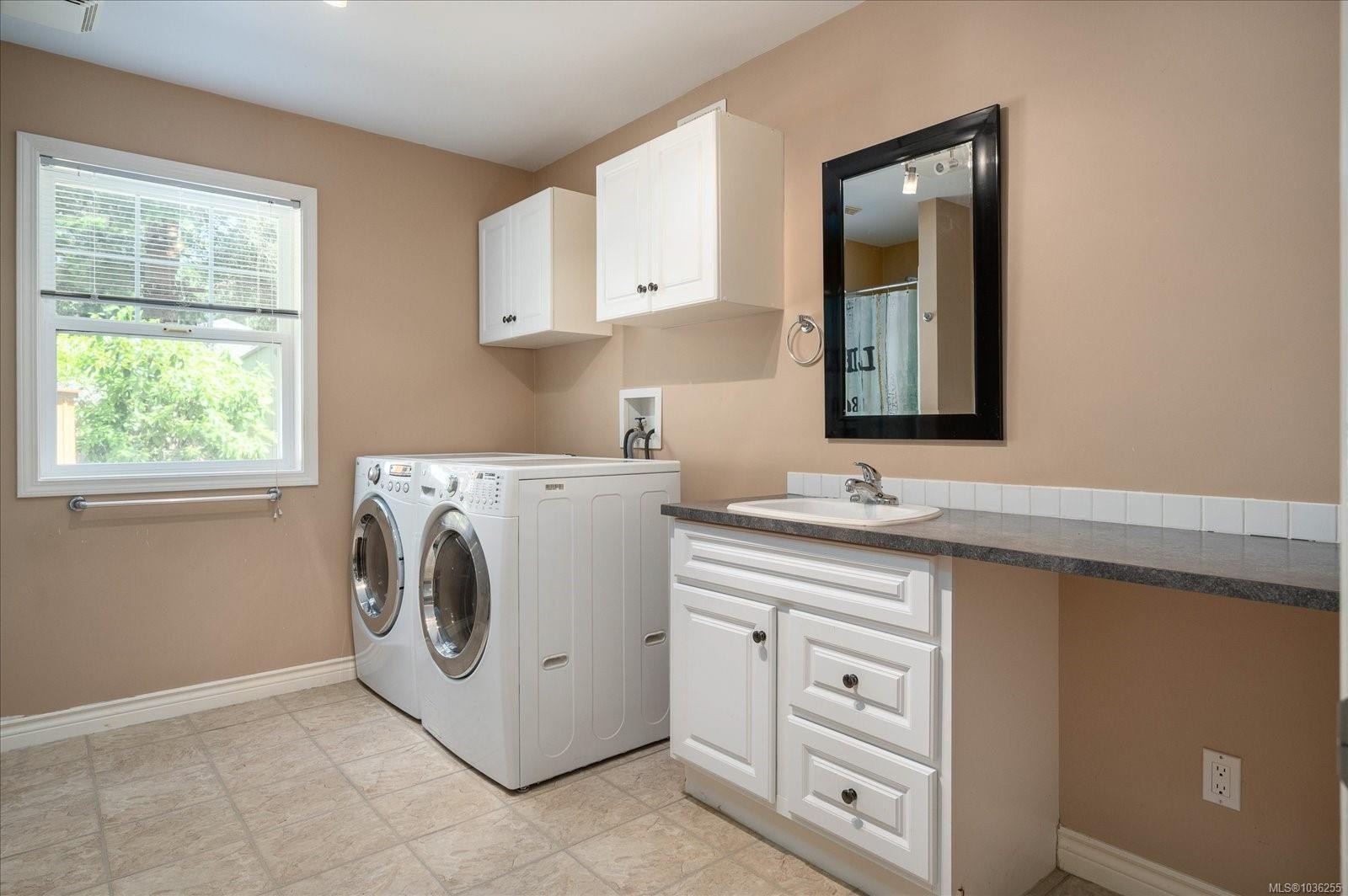 6560 Nevilane Dr, Duncan, BC