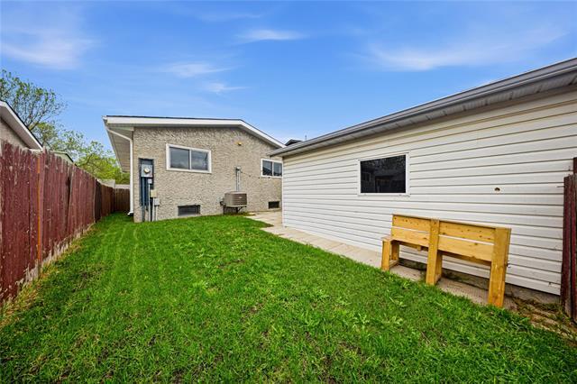 11 Arbor Grv, Winnipeg, MB