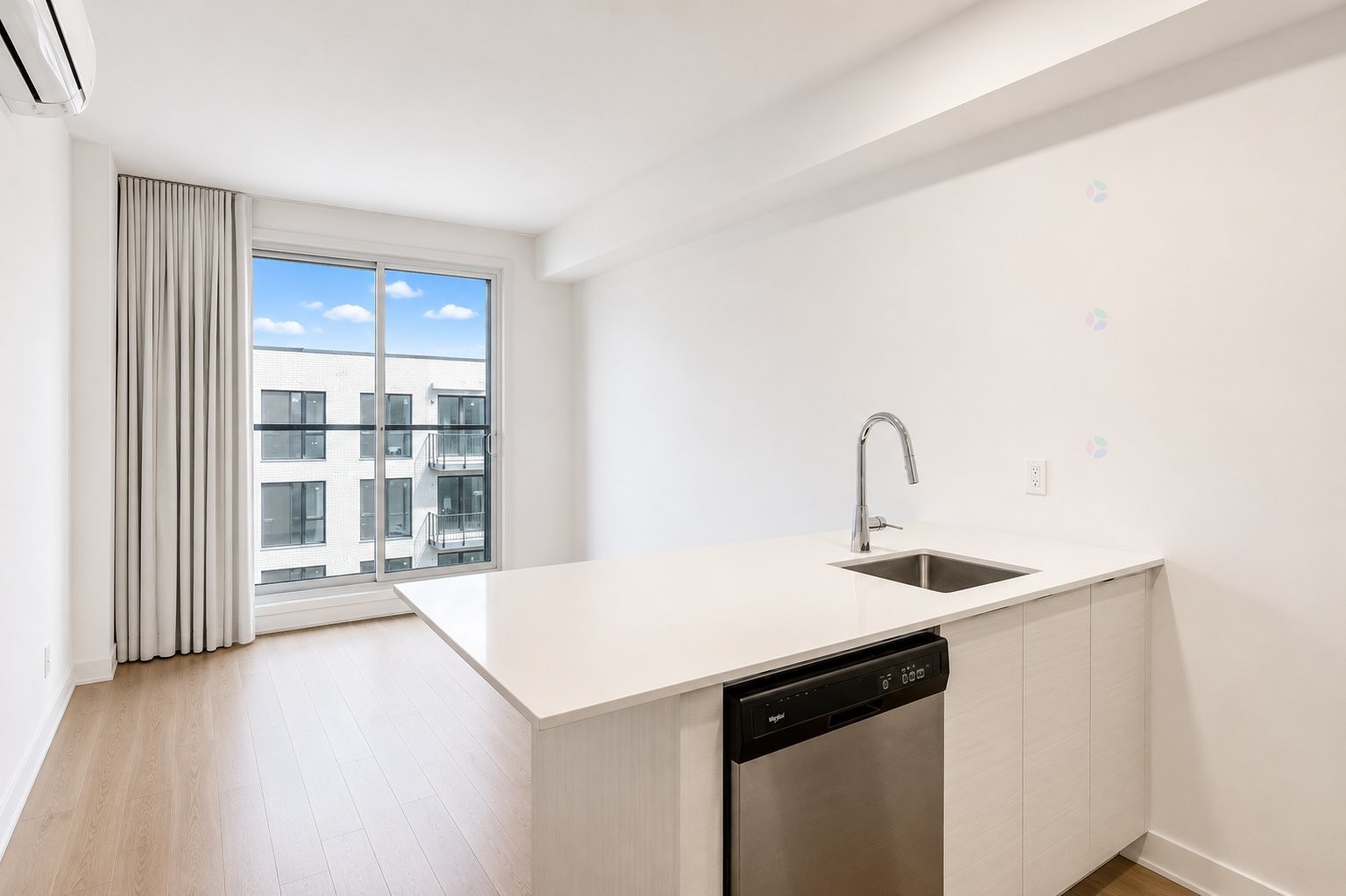 Salon - 408B-1400 Rue Ottawa, Montréal (Le Sud-Ouest), QC - Indoor Photo Showing Kitchen