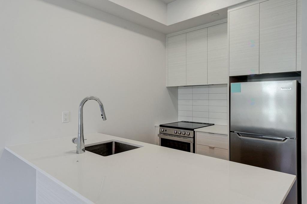 Cuisine - 408B-1400 Rue Ottawa, Montréal (Le Sud-Ouest), QC - Indoor Photo Showing Kitchen With Upgraded Kitchen