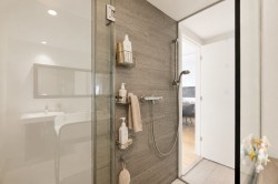 Salle de bains attenante à la CCP -