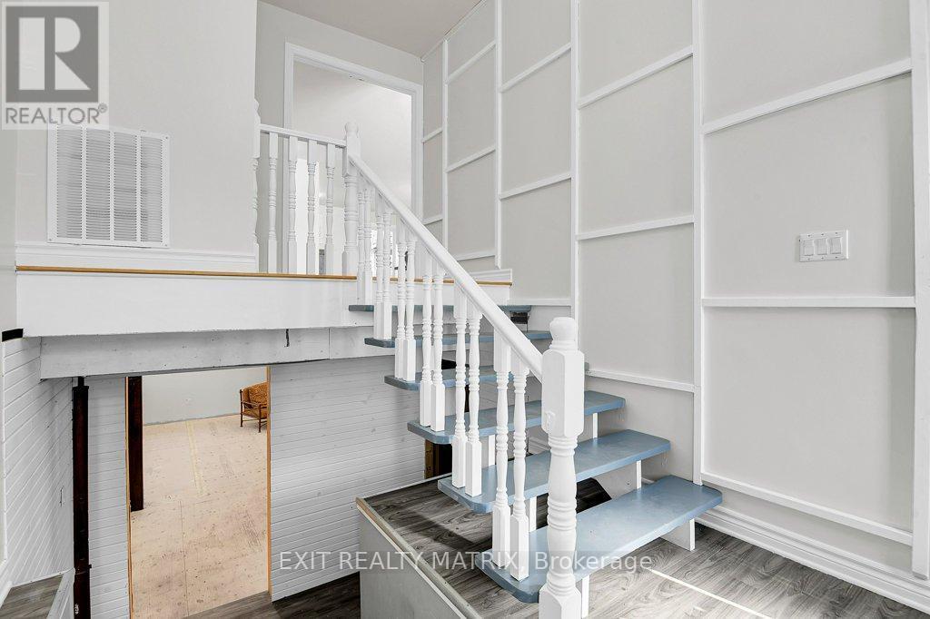 2750 Eldo Street, Ottawa, ON - Indoor Photo Showing Other Room