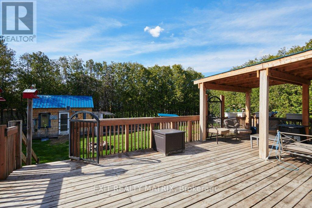 2750 Eldo Street, Ottawa, ON - Outdoor With Deck Patio Veranda