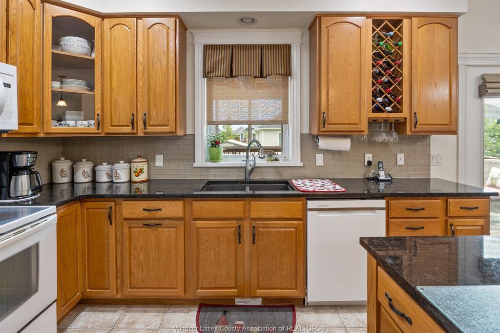 26 Marshwoods Boulevard, Kingsville, ON