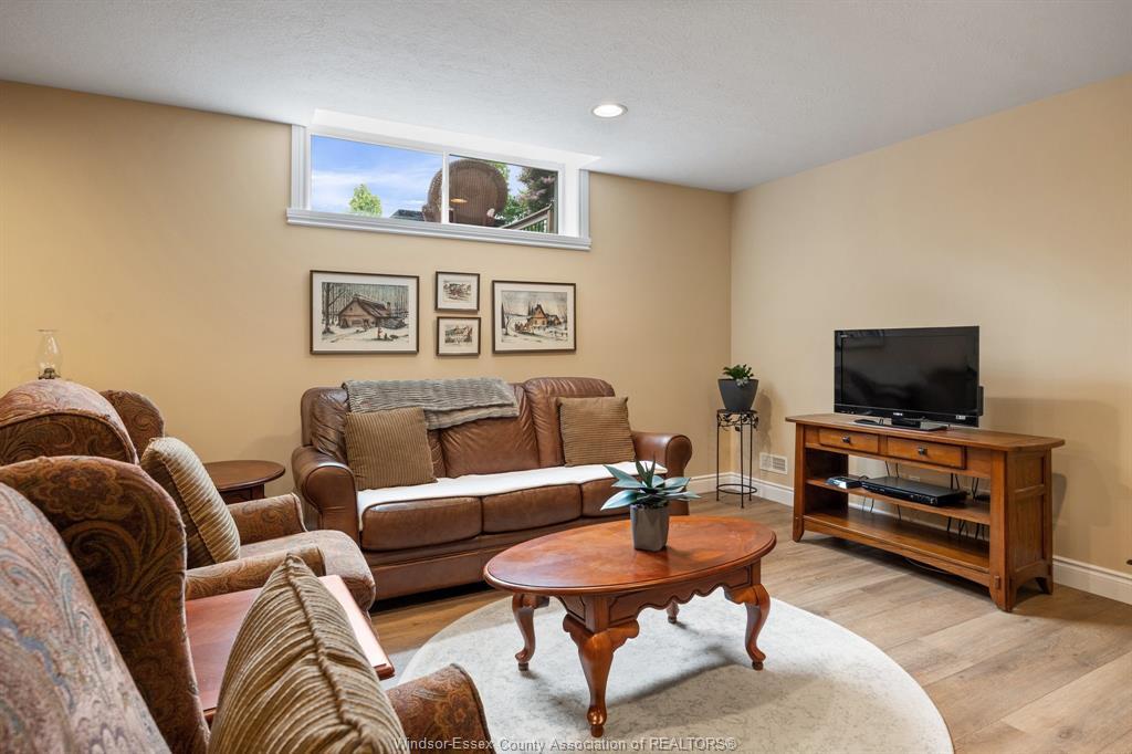 26 Marshwoods Boulevard, Kingsville, ON