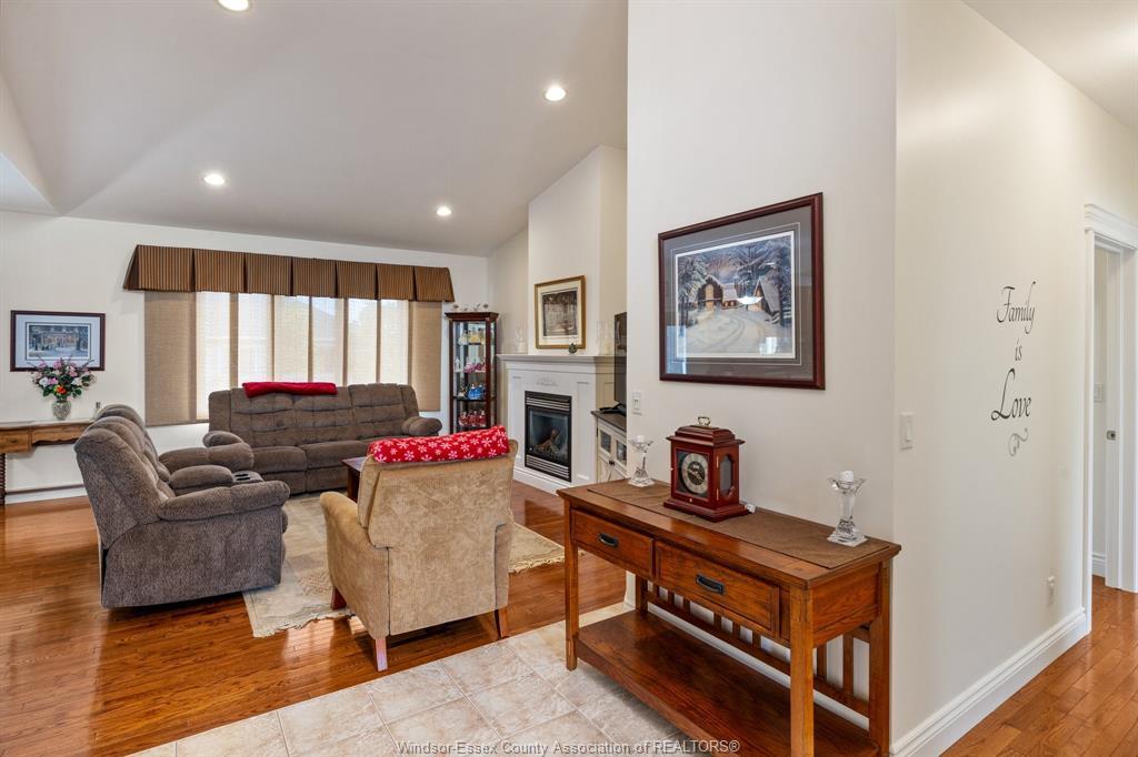 26 Marshwoods Boulevard, Kingsville, ON