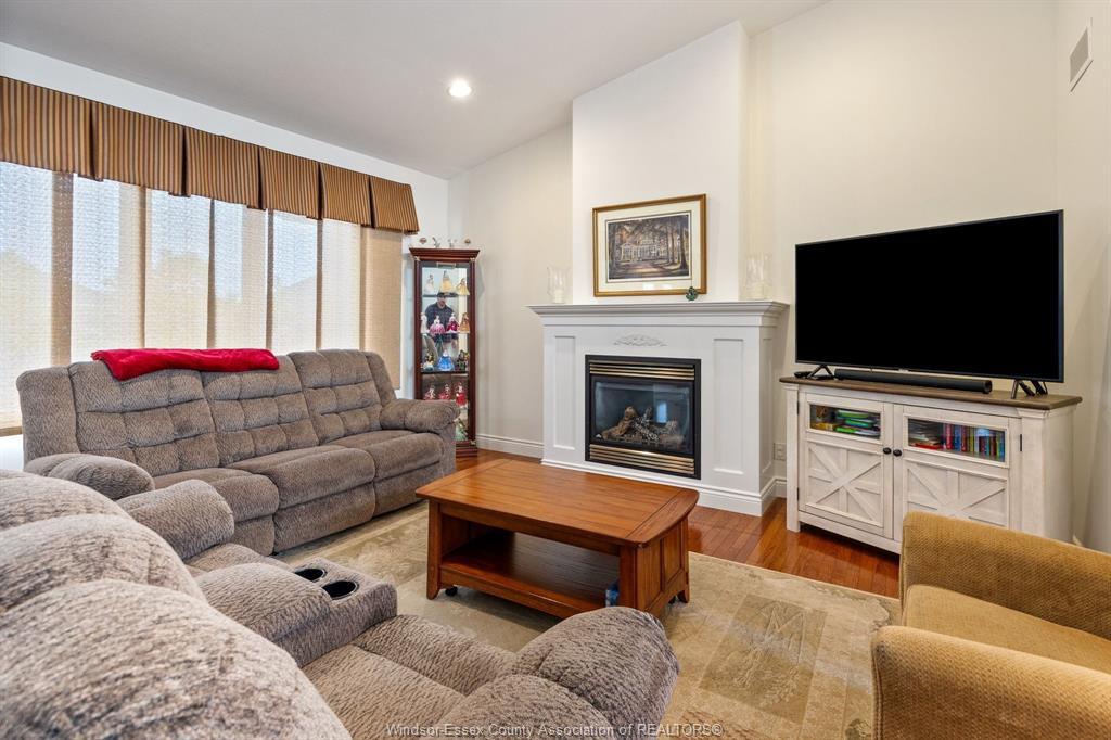 26 Marshwoods Boulevard, Kingsville, ON