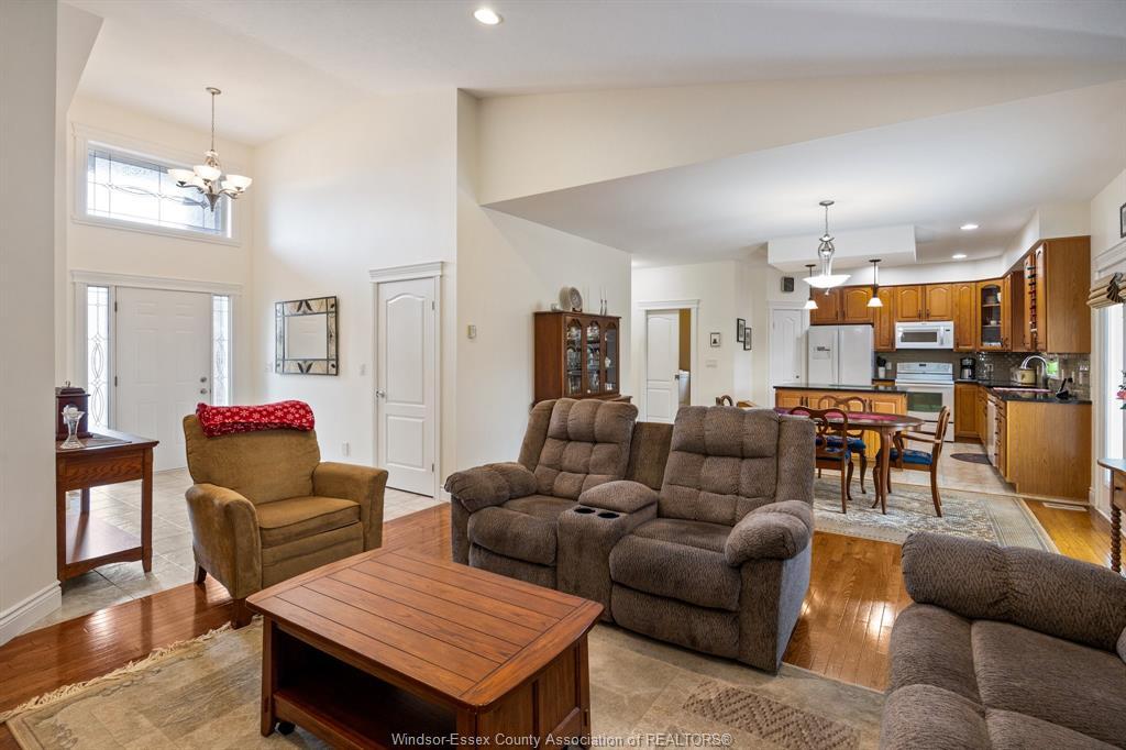 26 Marshwoods Boulevard, Kingsville, ON