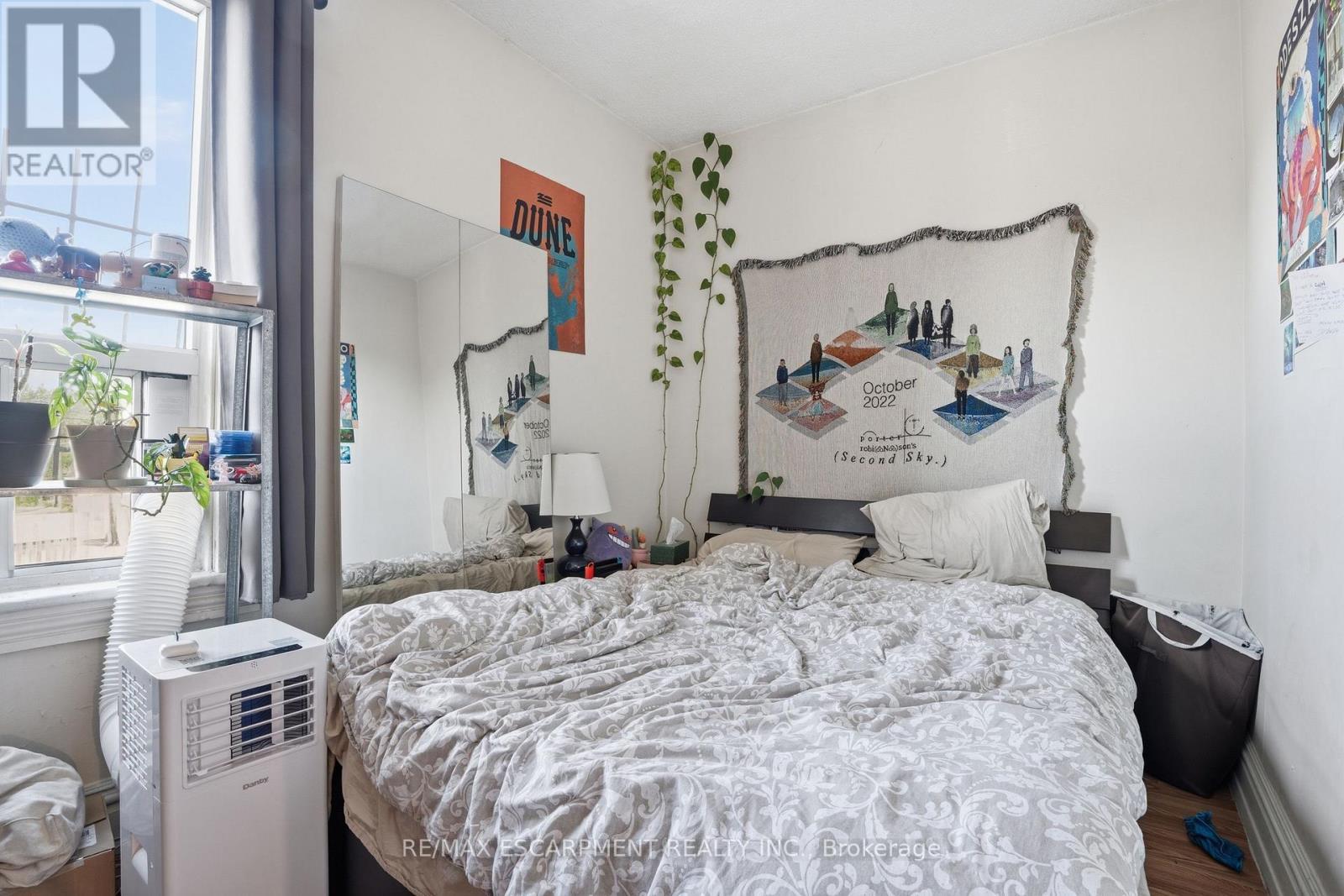 355 Barton Street E, Hamilton, ON