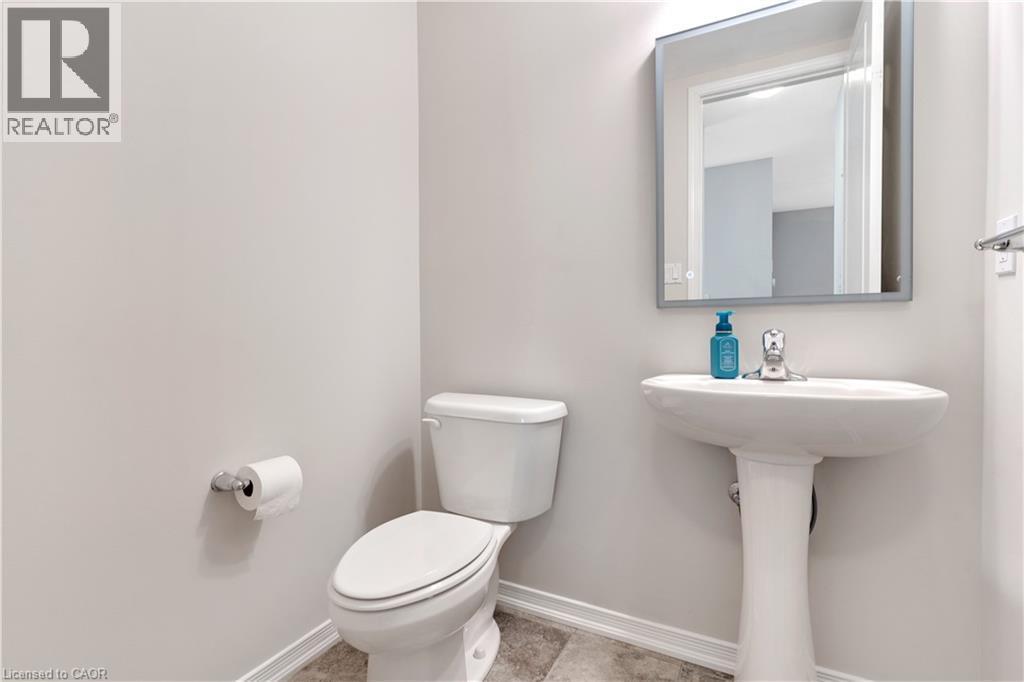 290 Apple Hill Crescent, Kitchener, ON - Indoor Photo Showing Bathroom