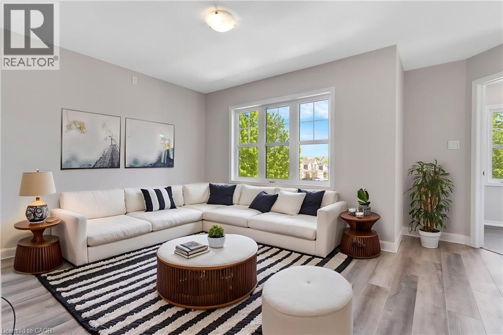 290 Apple Hill Crescent, Kitchener, ON - Indoor Photo Showing Living Room