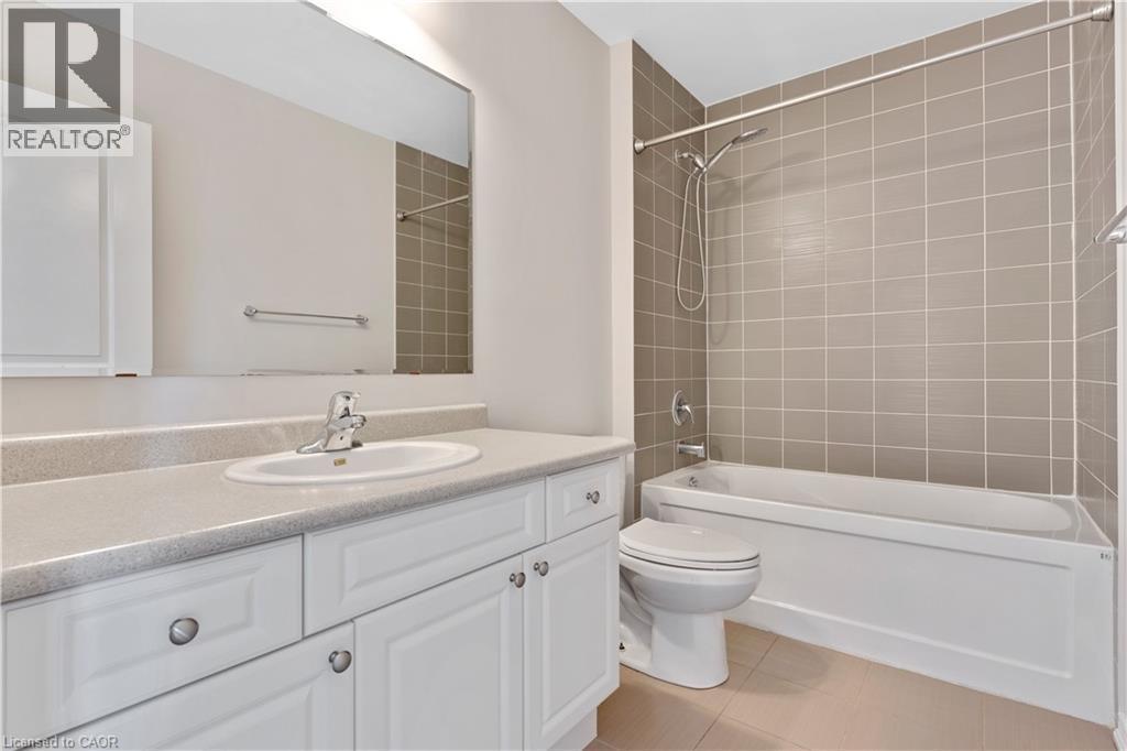 290 Apple Hill Crescent, Kitchener, ON - Indoor Photo Showing Bathroom