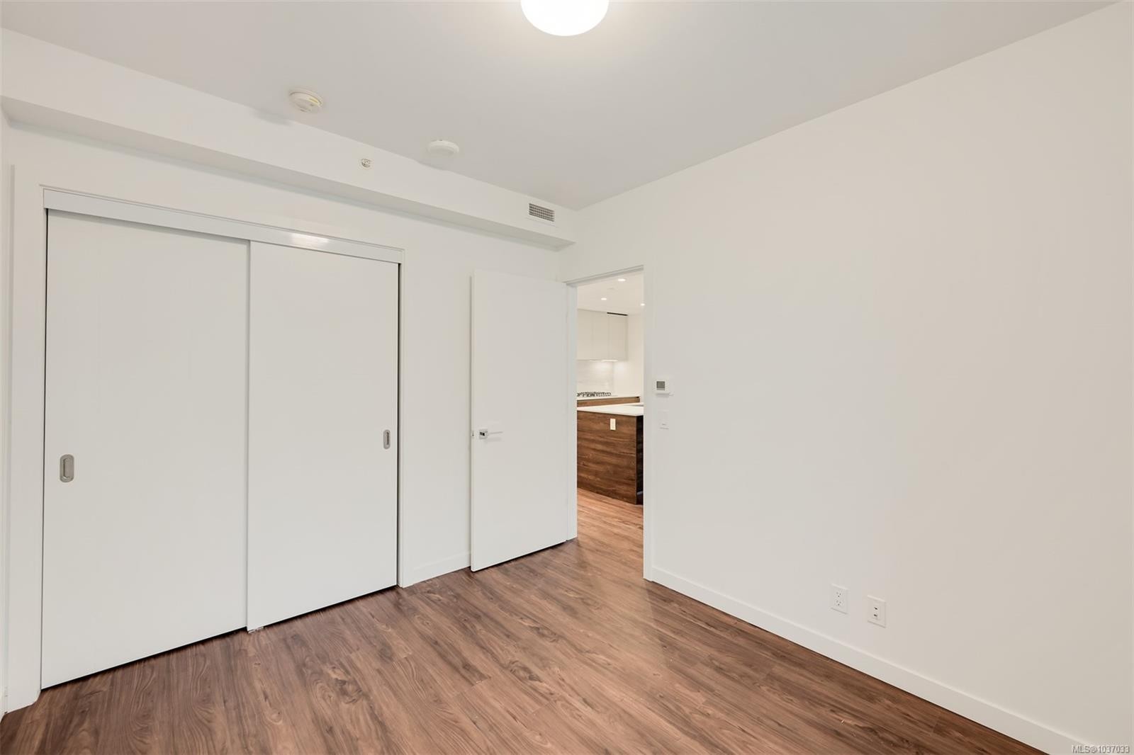 #204-363 Tyee Rd, Victoria, BC - Indoor Photo Showing Other Room