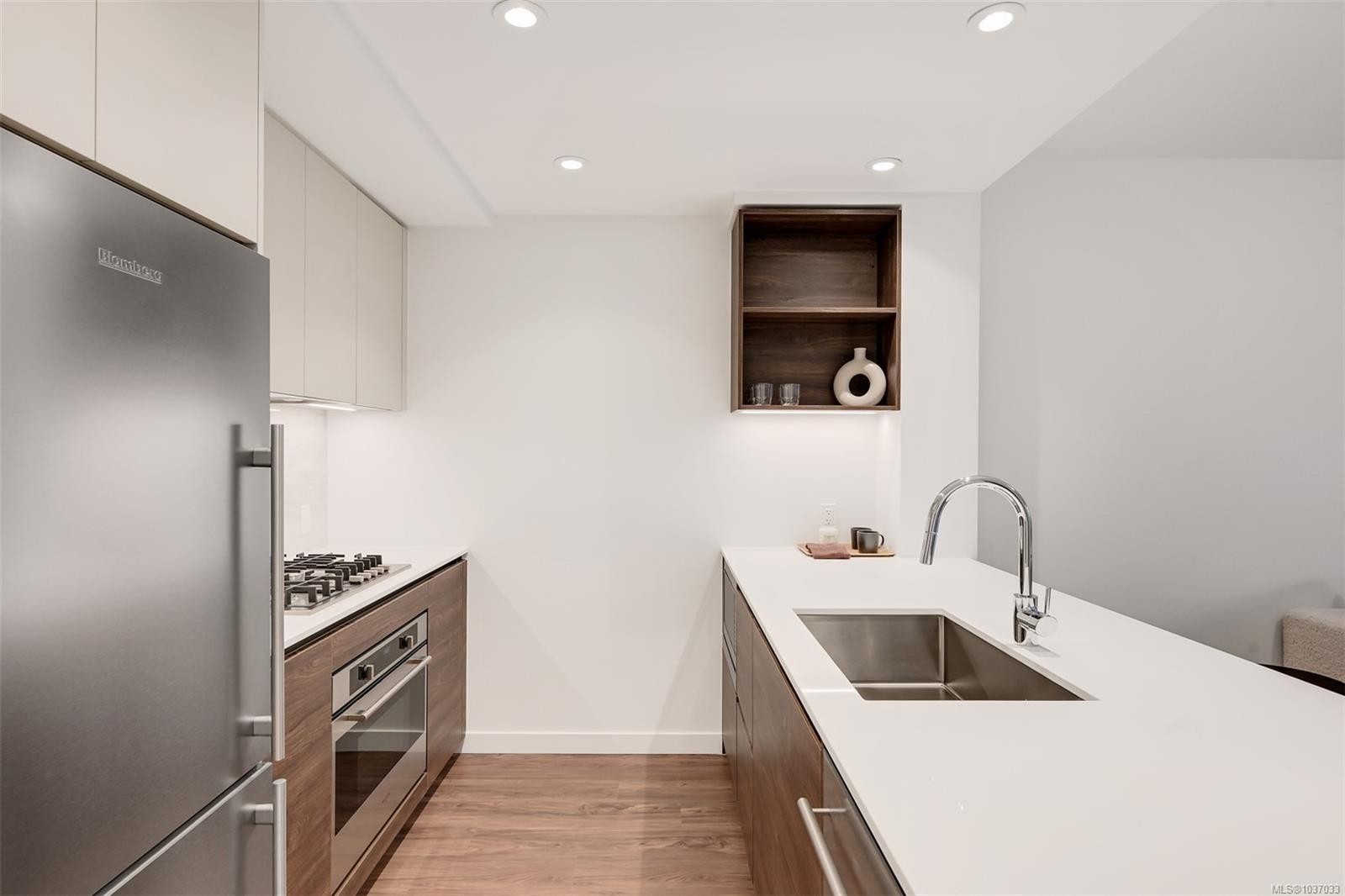 #204-363 Tyee Rd, Victoria, BC - Indoor Photo Showing Kitchen With Double Sink With Upgraded Kitchen