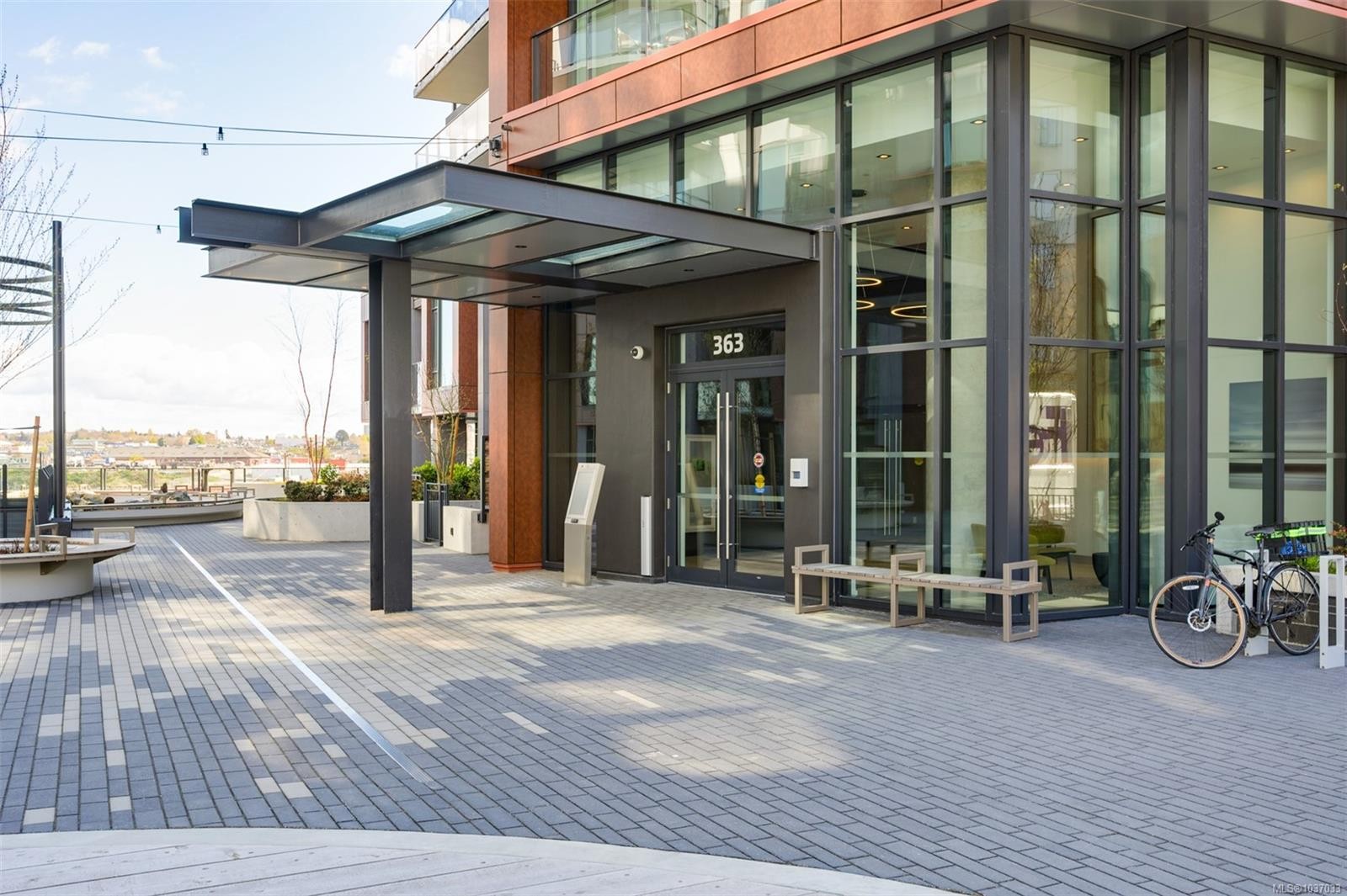 #204-363 Tyee Rd, Victoria, BC - Outdoor