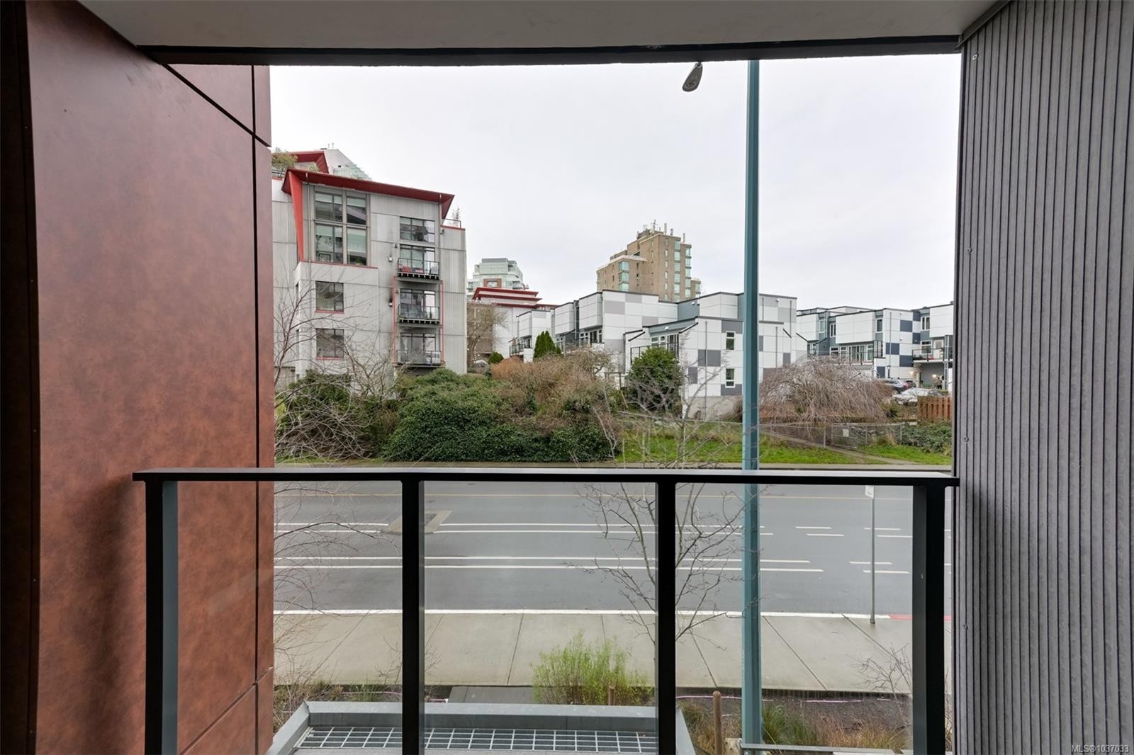 #204-363 Tyee Rd, Victoria, BC - With Exterior