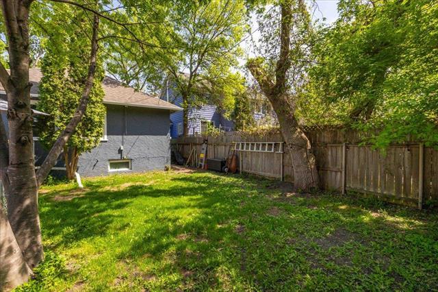 243 Niagara St, Winnipeg, MB