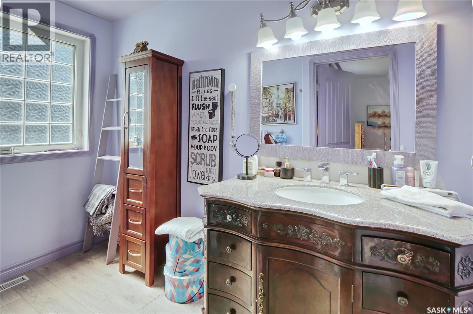 105 Sargent Crescent, Lake Diefenbaker, SK - Indoor Photo Showing Bathroom