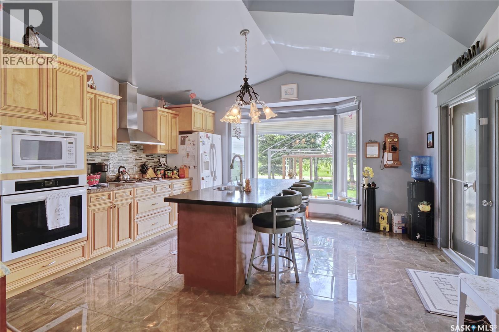 105 Sargent Crescent, Lake Diefenbaker, SK - Indoor Photo Showing Kitchen
