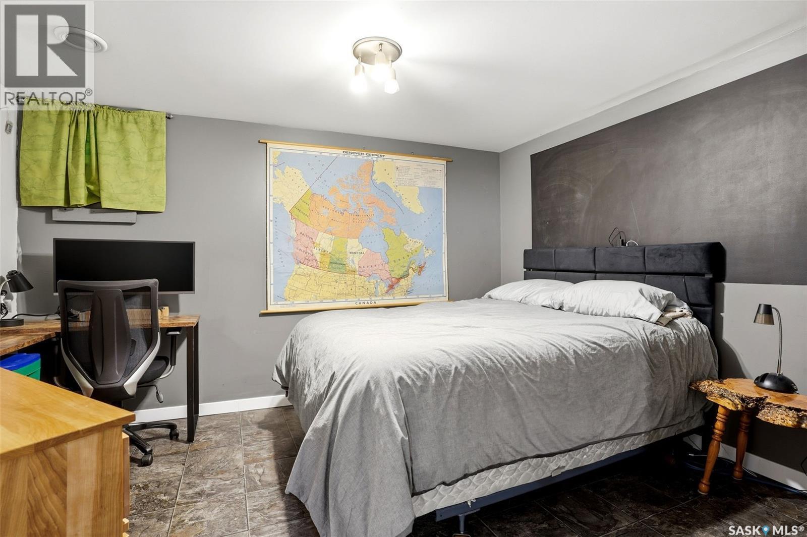 810 Princess Street, Regina, SK - Indoor Photo Showing Bedroom