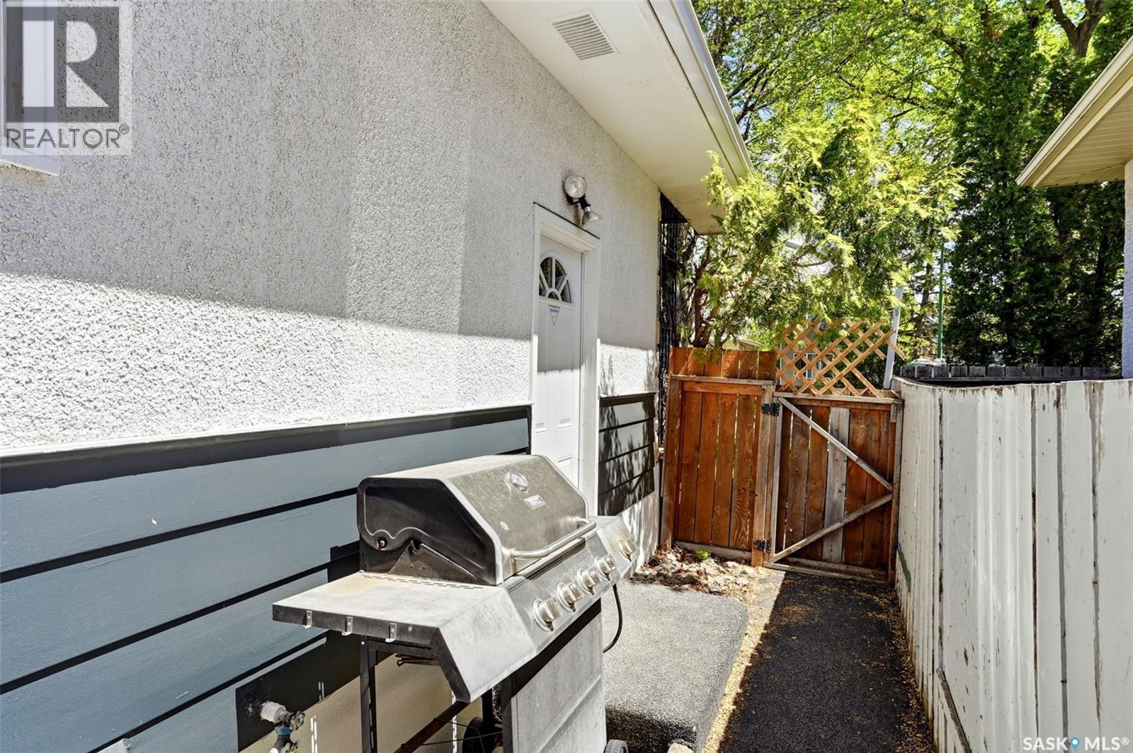810 Princess Street, Regina, SK - Outdoor