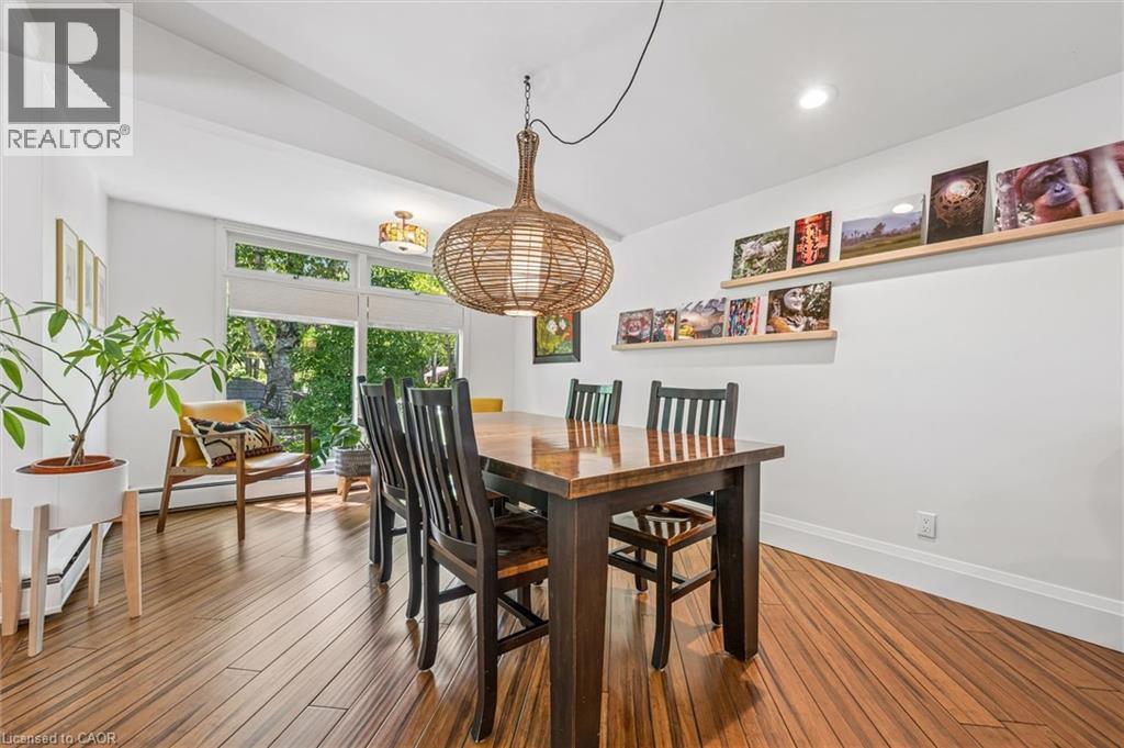 16 Parkwood Drive, Cambridge, ON - Indoor Photo Showing Dining Room