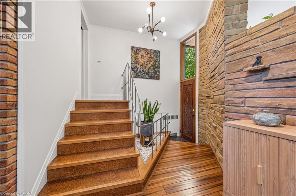 16 Parkwood Drive, Cambridge, ON - Indoor Photo Showing Other Room