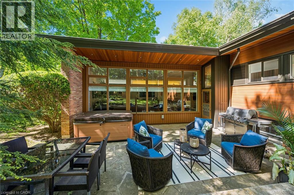 16 Parkwood Drive, Cambridge, ON - Outdoor With Exterior