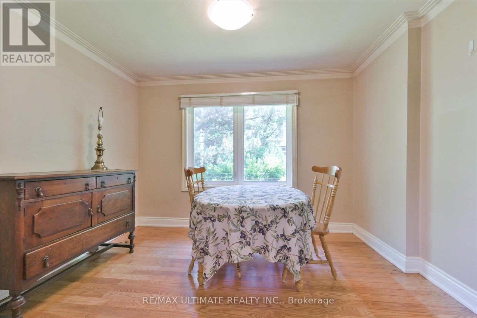 1076 Dixie Road, Mississauga, ON