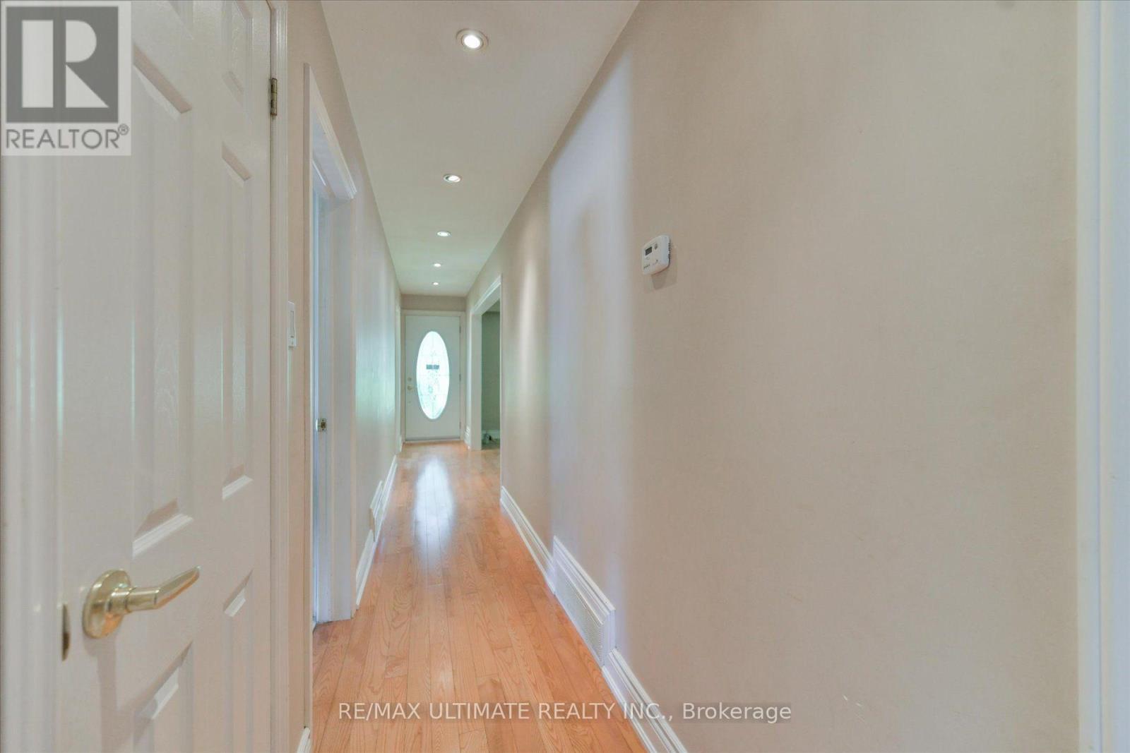 1076 Dixie Road, Mississauga, ON