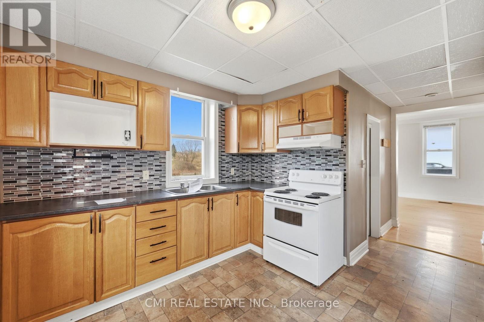 73 River Road, Arnprior, ON - Indoor Photo Showing Kitchen With Double Sink